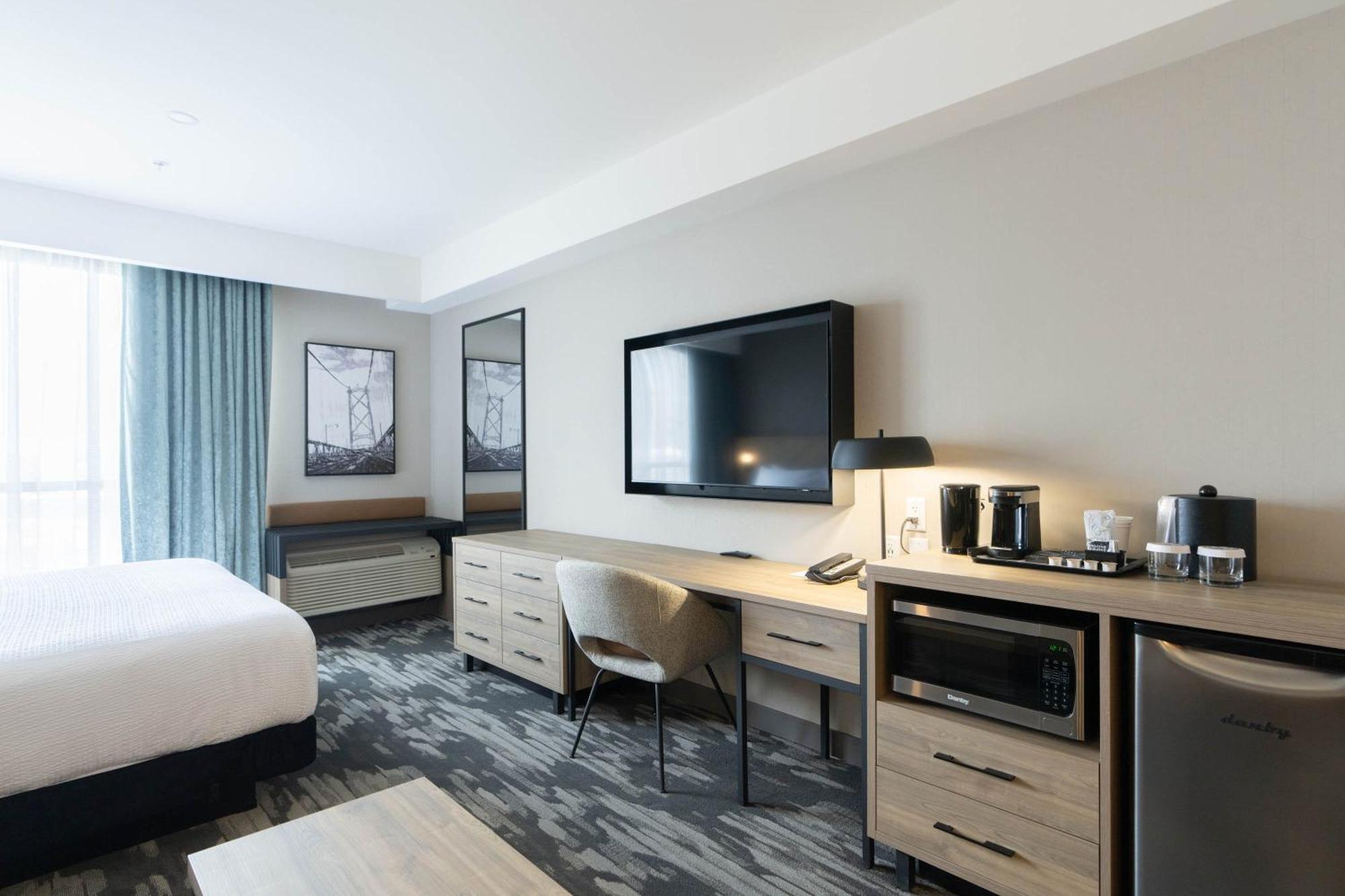 Sandman Signature Winnipeg Airport Hotel & Suites Екстер'єр фото