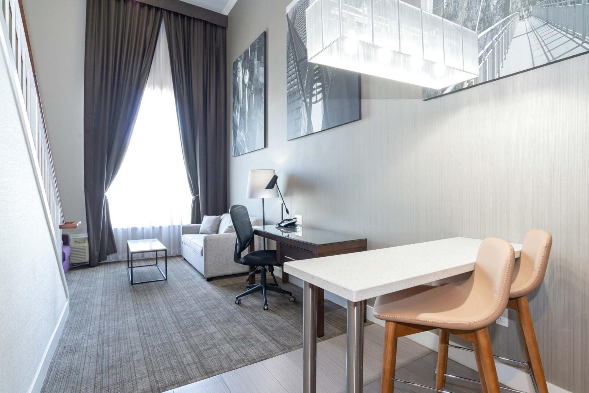 Sandman Signature Winnipeg Airport Hotel & Suites Екстер'єр фото